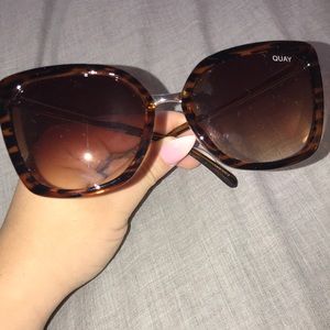 Quay sunglasses. Like new!!